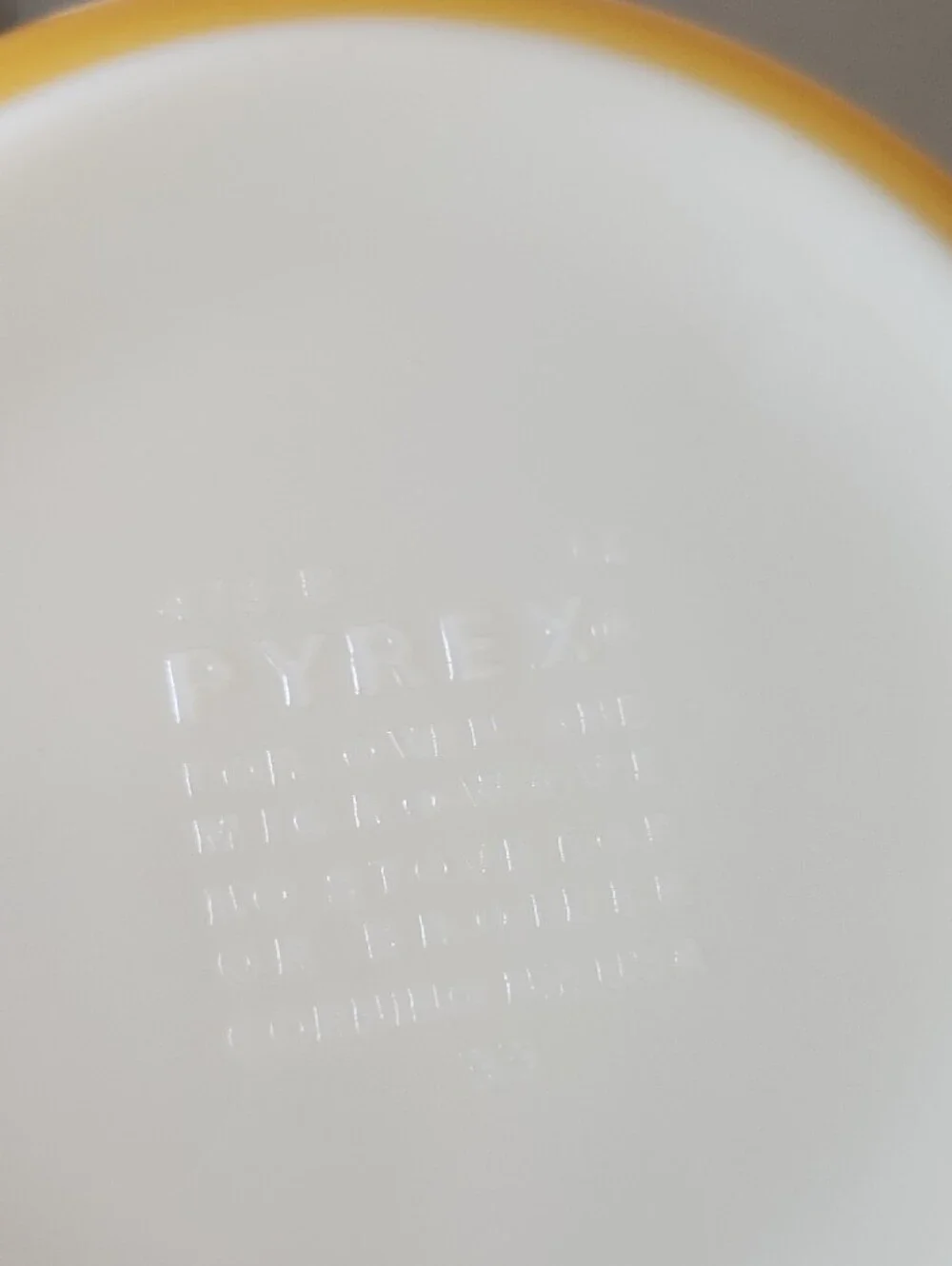 Vintage Pyrex Butterfly Gold 473-B 1 qt casserole dish with lid